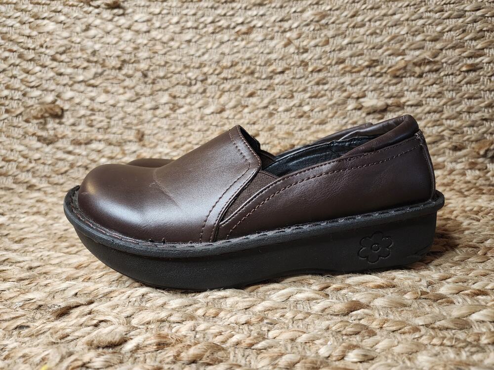Glolily Jenny Slip On Comfort Shoes Clogs Vegan Brown Women's Size 8.5 M